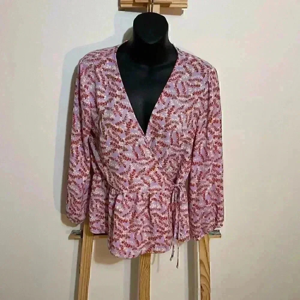 Cedar&Gold (Chico) wrap floral shirt size small